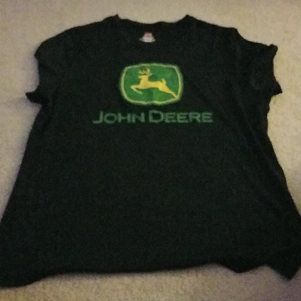 Hanes Cool Dri active John Deere logo tee